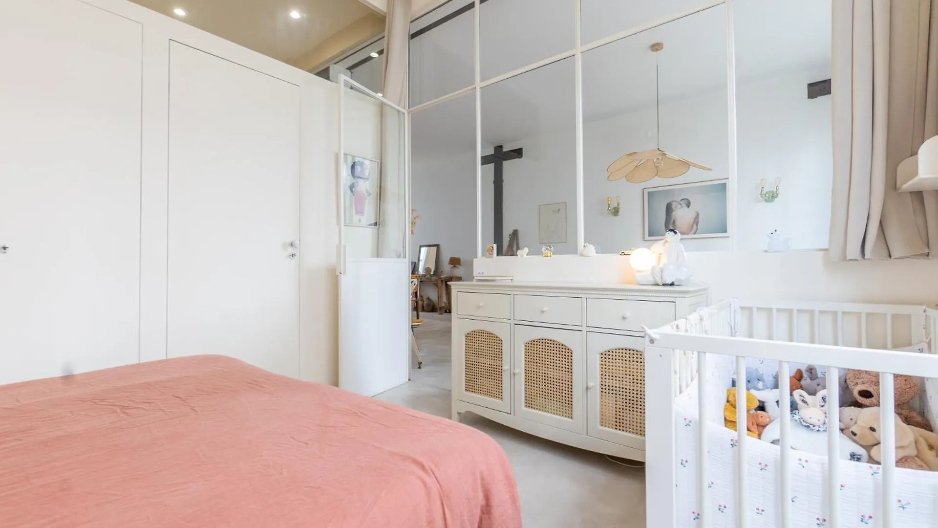Luxurious Loft In The Heart Of Belleville Paris